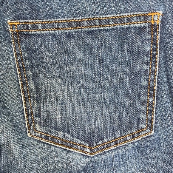 Talbots Heritage Boot Cut  mid rise Jeans in Medium Wash size 4 - Picture 3 of 4